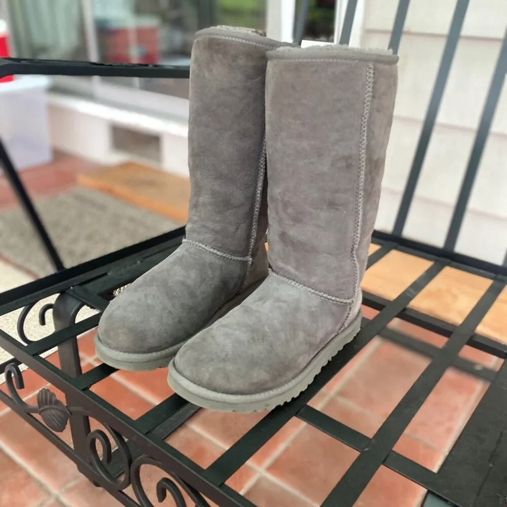 UGG Classic Tall II Women's, Gray, Size 6, Good Condition